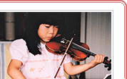 3歳から10歳まで習っていたヴァイオリン（5歳の頃）