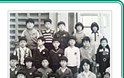 小3頃、左後方一番大きな体格の林少年は、ずばぬけて成績優秀児。